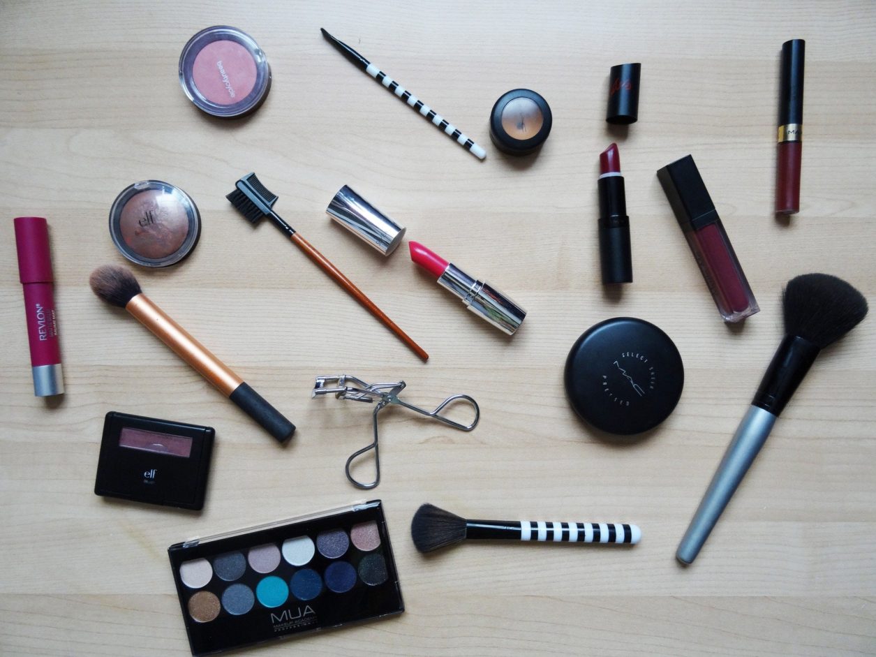 makeup sponge featured image